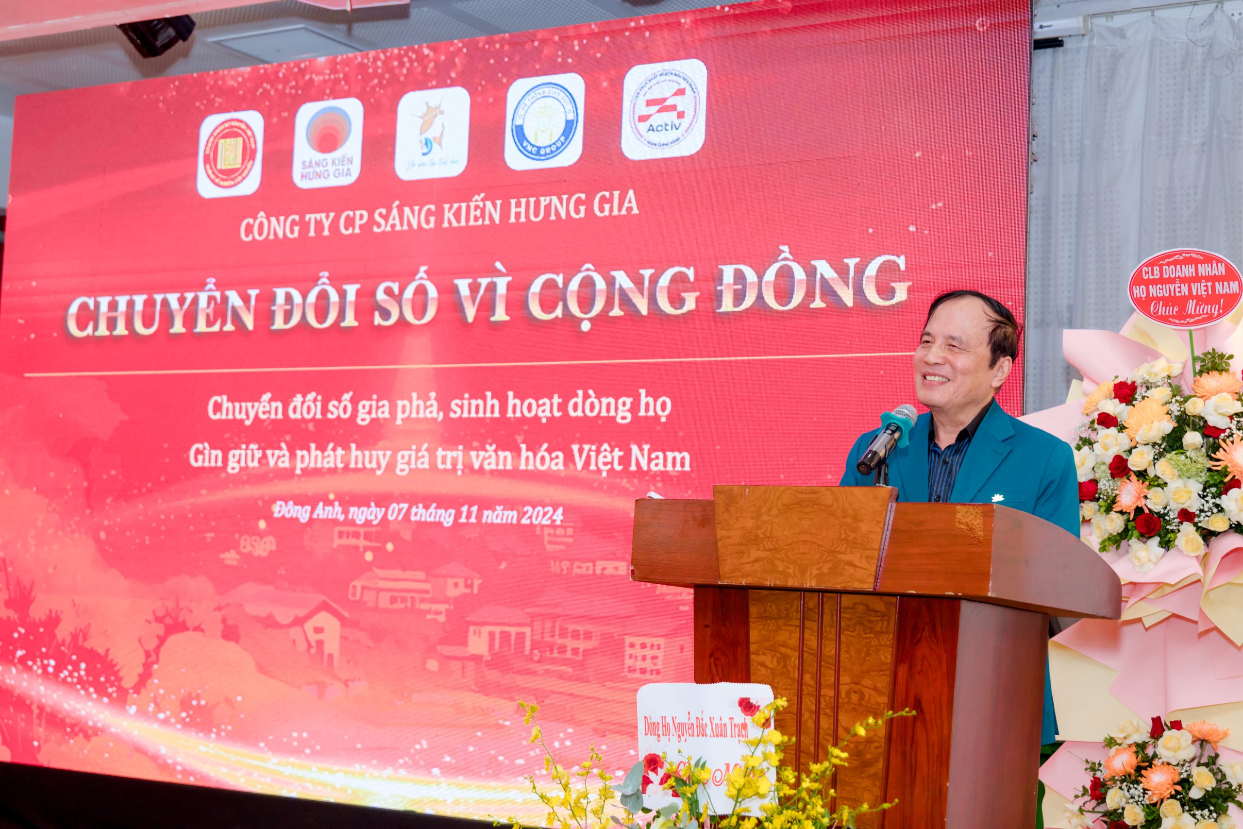 Ông Nguyễn Văn Thịnh - Giám đốc Trung tâm UNESCO Nghiên cứu văn hóa các dòng họ Việt Nam Ông Nguyễn Văn Thịnh - Giám đốc Trung tâm UNESCO Nghiên cứu văn hóa các dòng họ Việt Nam
