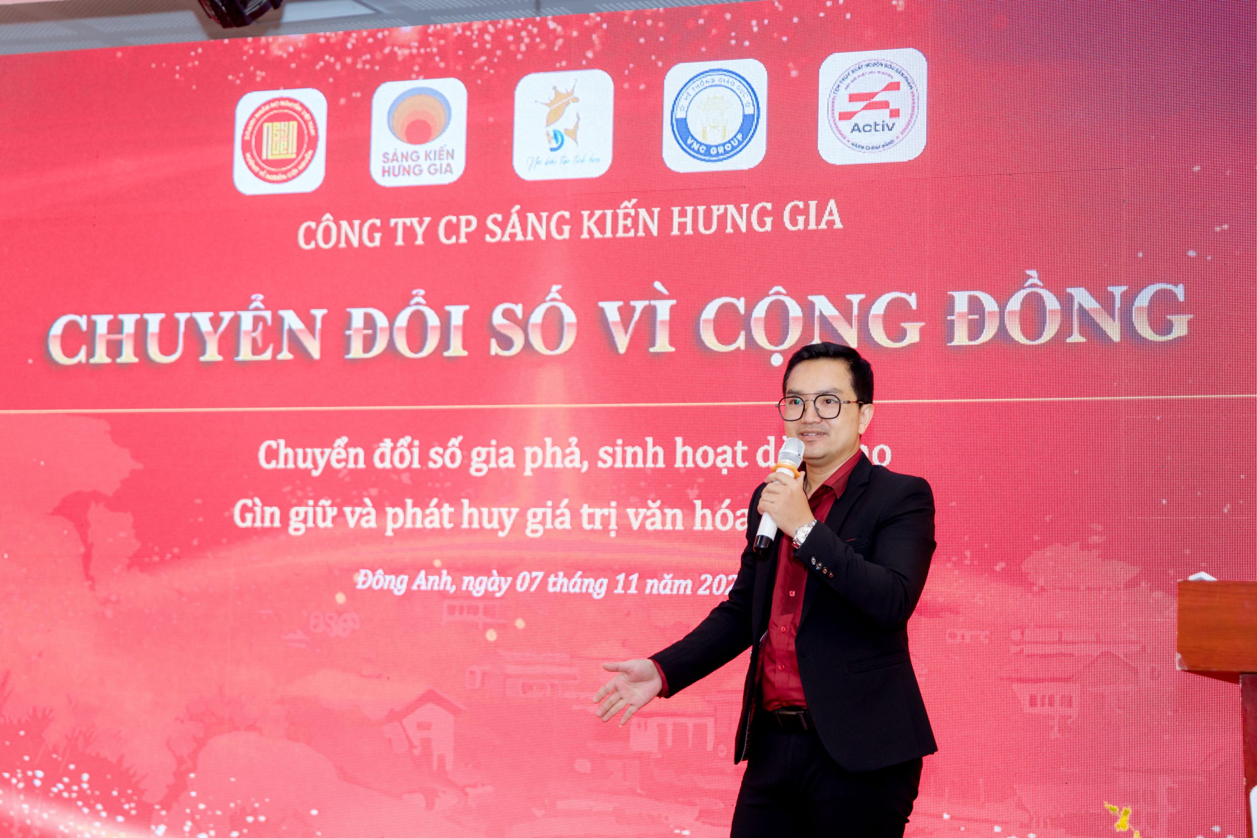 Ông Ngô Hoàng Hiệp phát biểu trong chương trình Chuyển đổi số vì cộng đồng của công ty cổ phần Sáng Kiến Hưng Gia